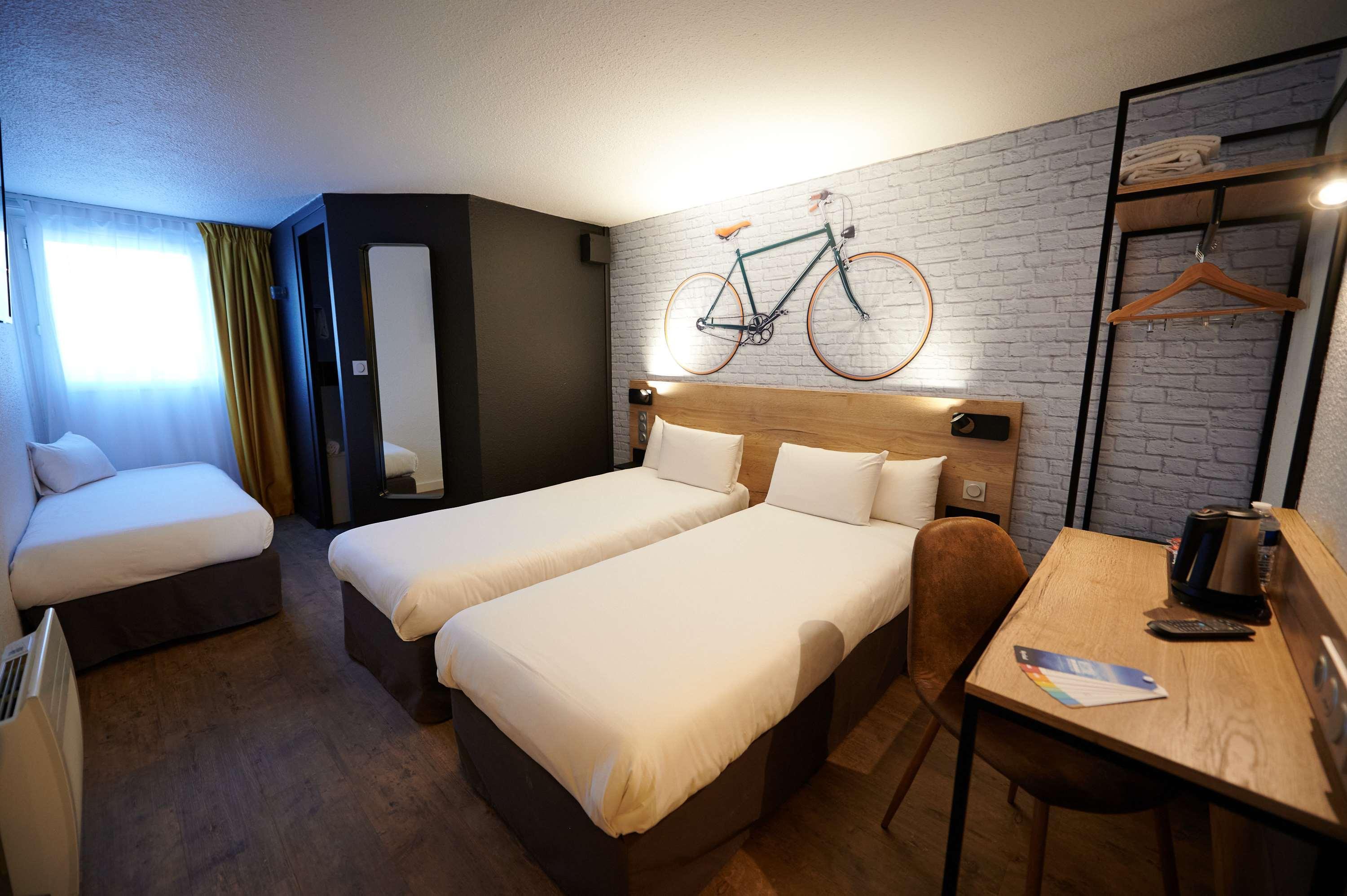 Kyriad Hotel Laval Laval  Ngoại thất bức ảnh