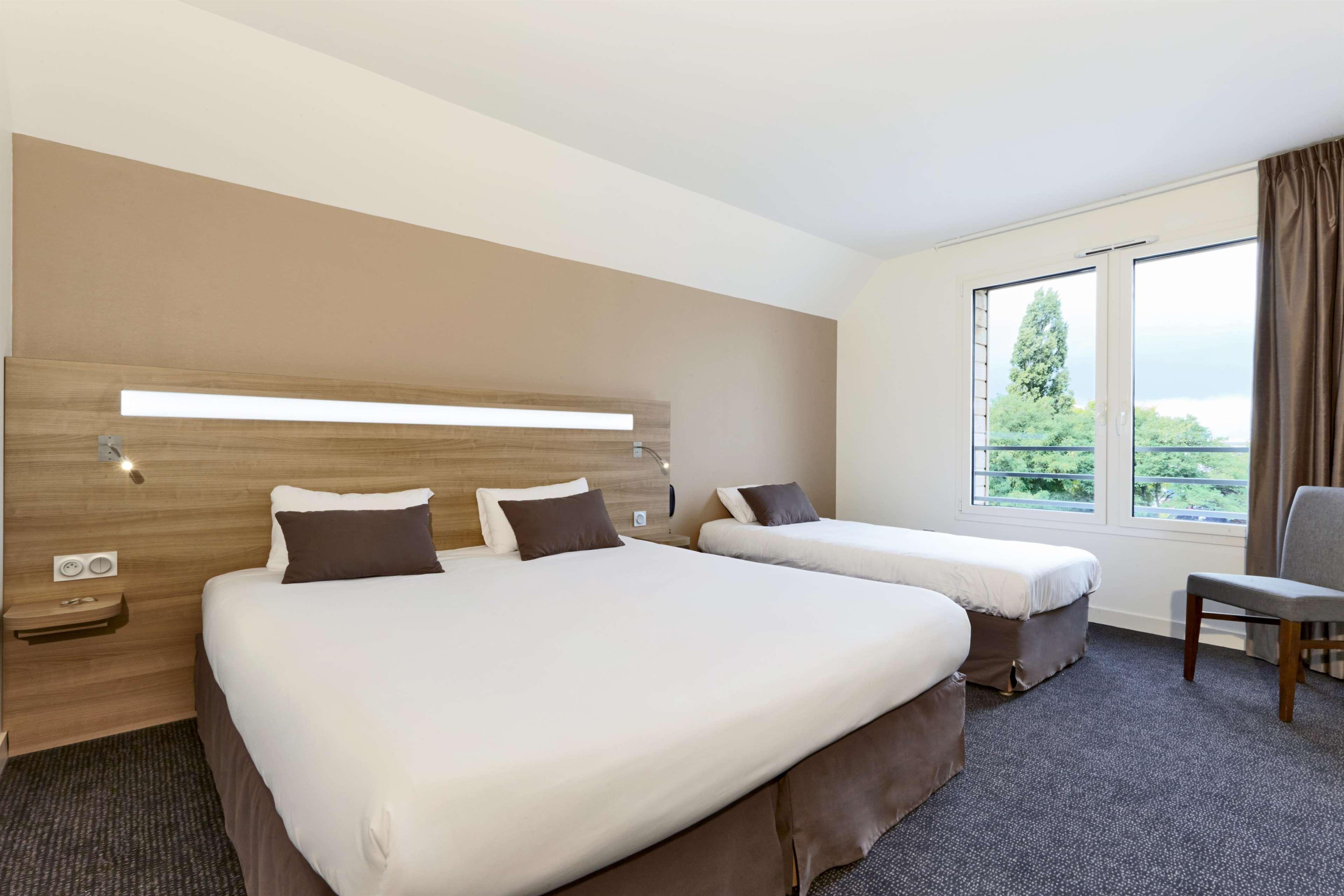 Kyriad Hotel Laval Laval  Ngoại thất bức ảnh