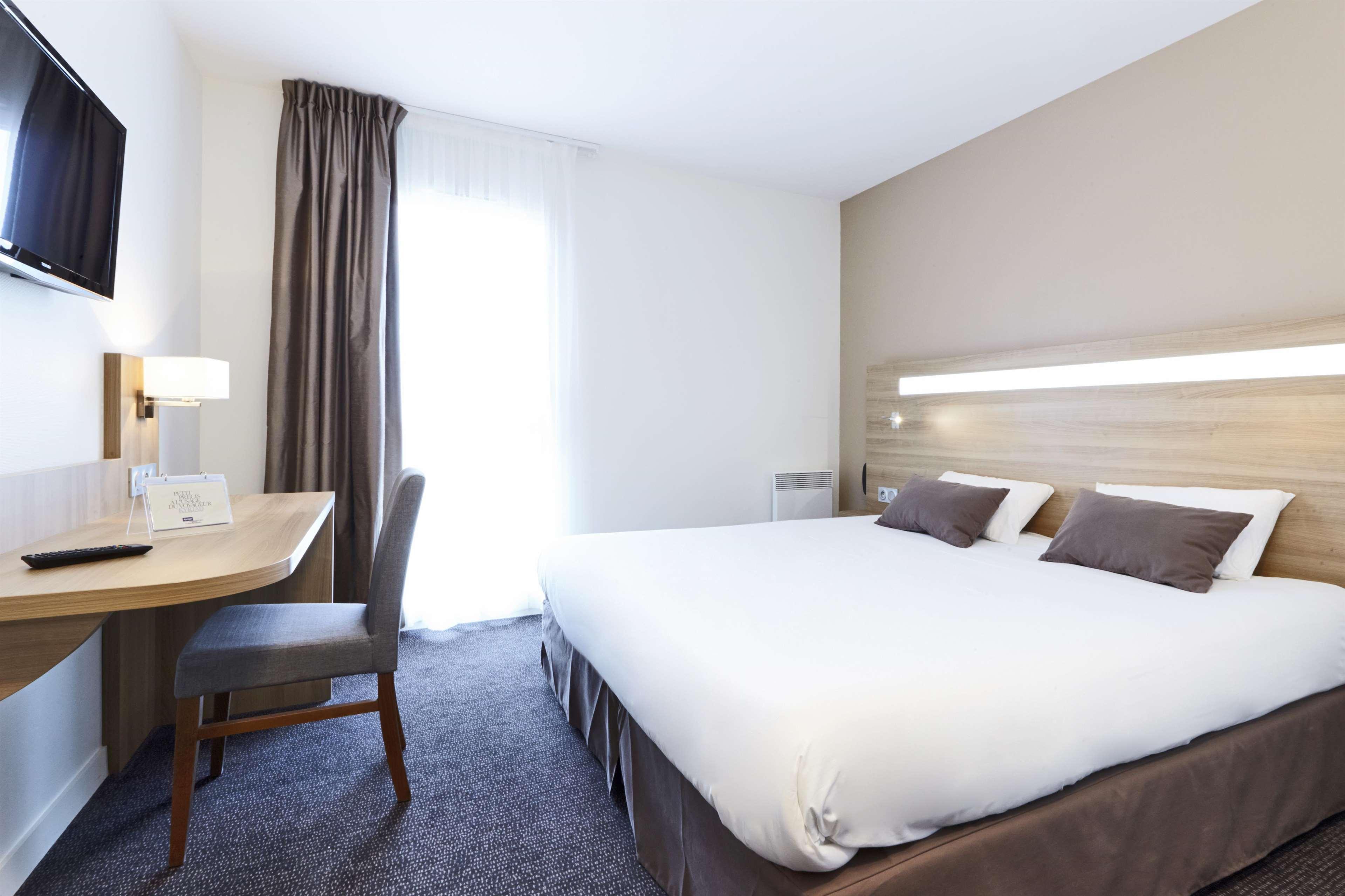 Kyriad Hotel Laval Laval  Ngoại thất bức ảnh